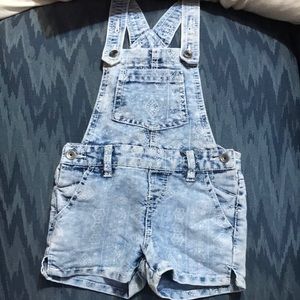 Squeeze little girls size 5 shorts overalls